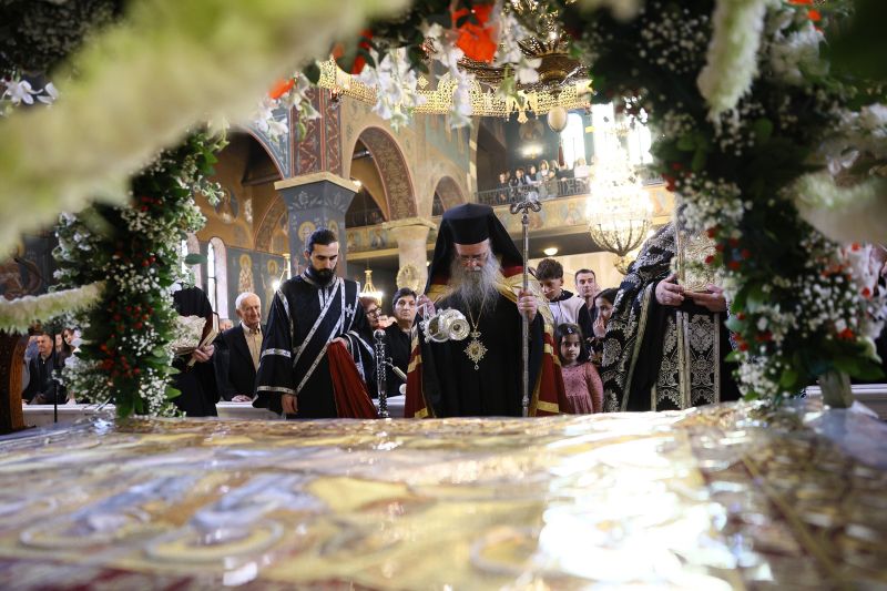 Η Αποκαθήλωση στη Μητρόπολη Δράμας